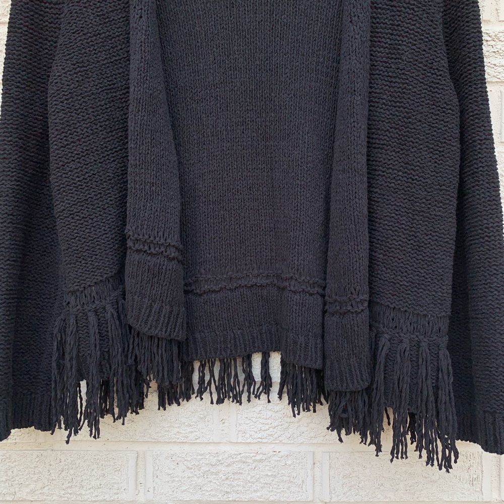 Leo & Sage Black Fringe Knit Jacket - Picture 4 of 8